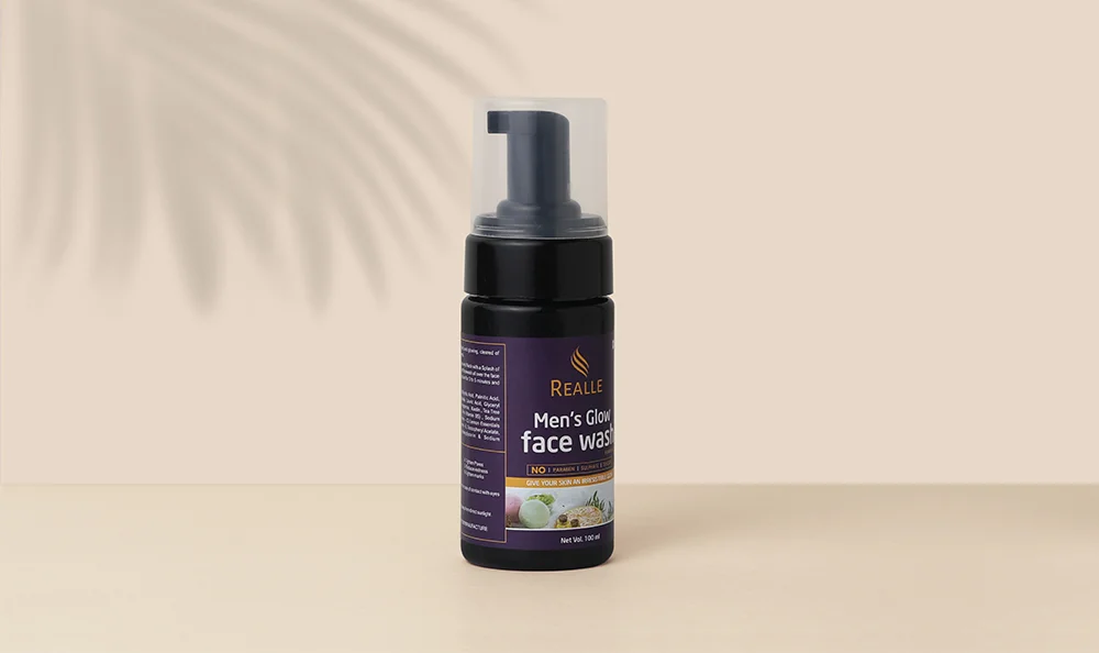 Menâ€™s Glow Foaming Face Wash (100 Ml )